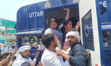 Varanasi:नीट पेपर लीक मामले के खिलाफ सड़क पर उतरी विधायक पल्लवी पटेल,BHU गेट से गिरफ्तार
